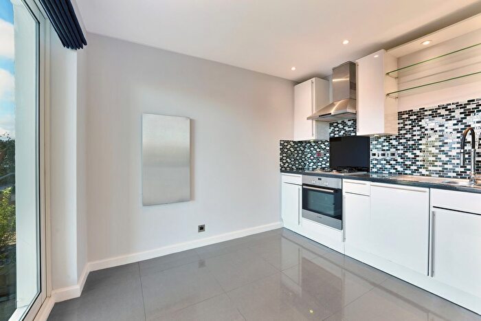 1 Bedroom Flat For Sale In Point Pleasant, London, SW18