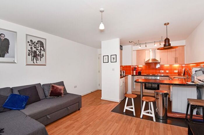 1 Bedroom Flat To Rent In Hendre Road, London, SE1