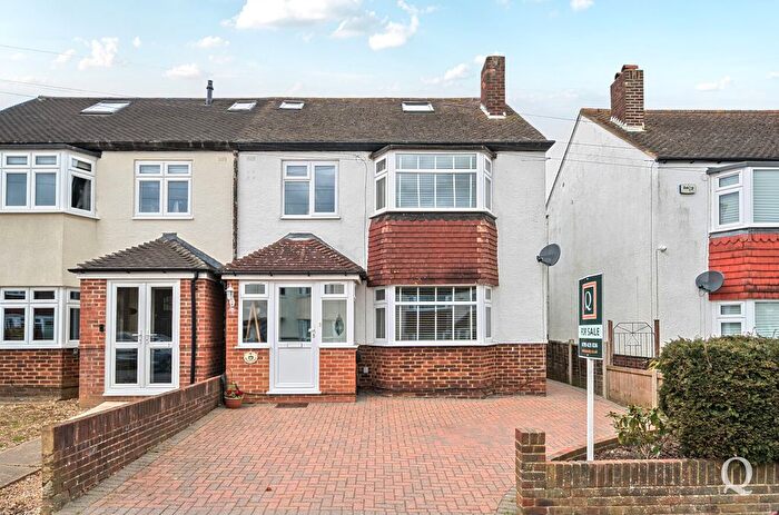 4 Bedroom Semi Detached House For Sale In Windyridge, Darland, Gilligham, Kent, ME7