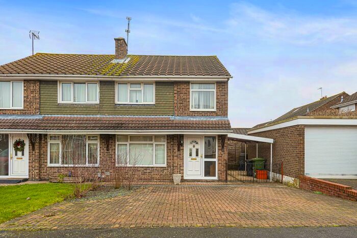 3 Bedroom Semi-Detached House To Rent In Hewitt Close, Swindon, SN3