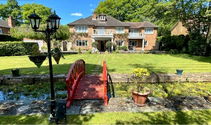 6 Bedroom House To Rent In Lakeside Drive, Stoke Poges, Slough, SL2