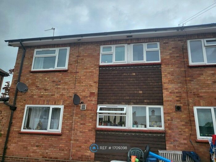 2 Bedroom Flat To Rent In Greenstead Court, Colchester, CO1