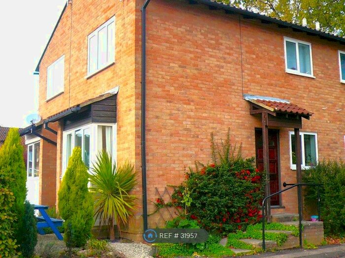 1 Bedroom End Of Terrace House To Rent In Lanercost Road, Crawley, RH11