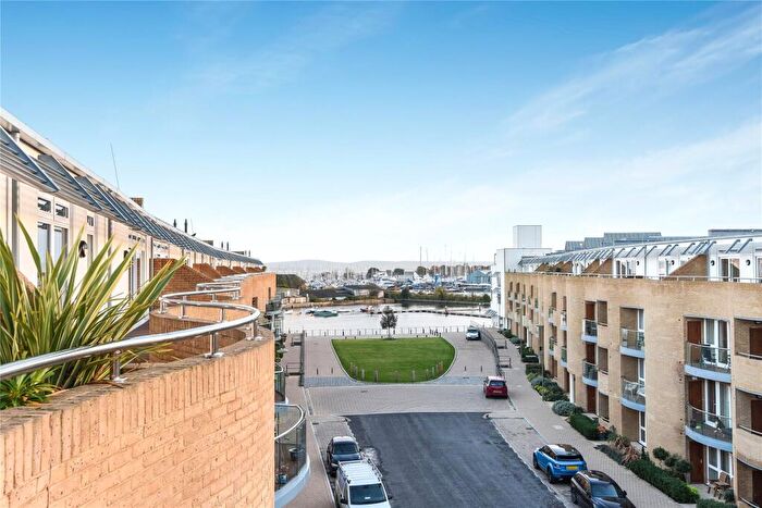 2 Bedroom Flat To Rent In Almansa Way, Lymington, Hampshire, SO41