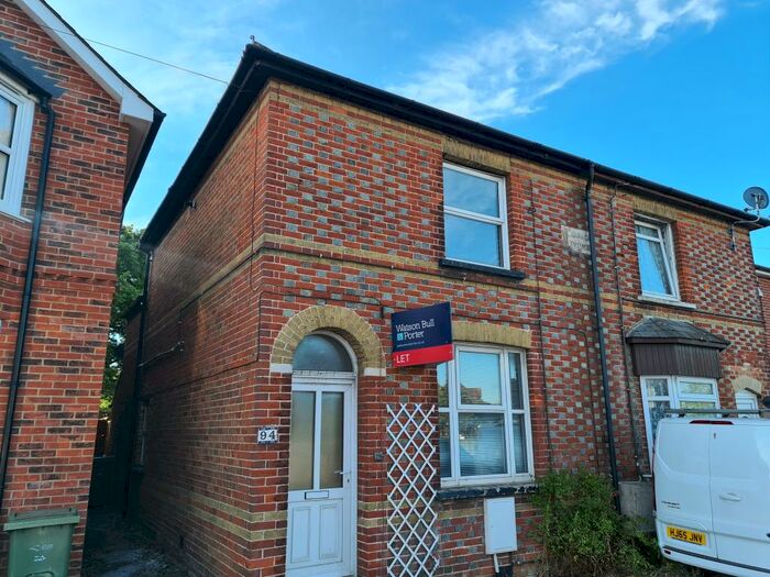 2 Bedroom Semi-Detached House To Rent In Fairlee Road, Newport, PO30
