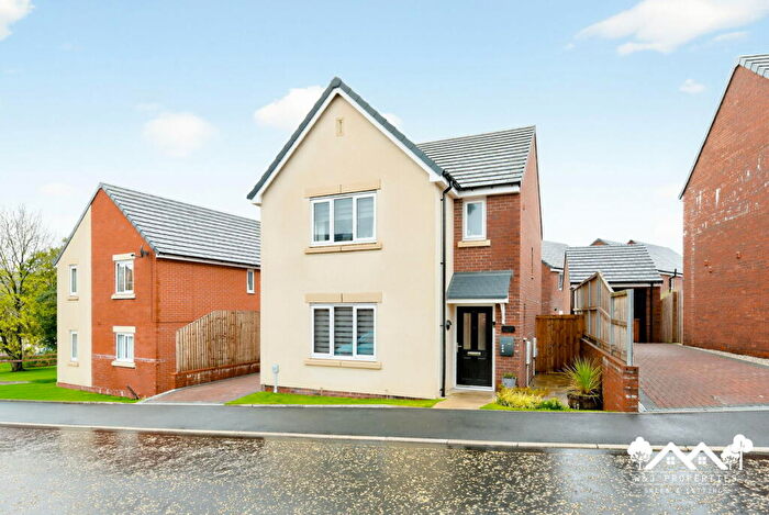 3 Bedroom Detached House For Sale In Lavender Avenue, Darwen, BB3