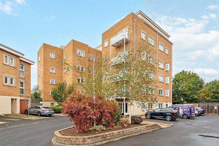 2 Bedroom Flat For Sale In Greenview Drive, Raynes Park, SW20