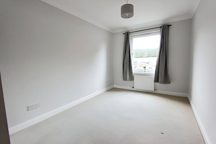 2 Bedroom Flat To Rent In Barleyhill Terrace, Edinburgh, EH6