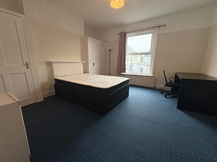 1 Bedroom Semi-Detached House To Rent In Lodge Road, SO14