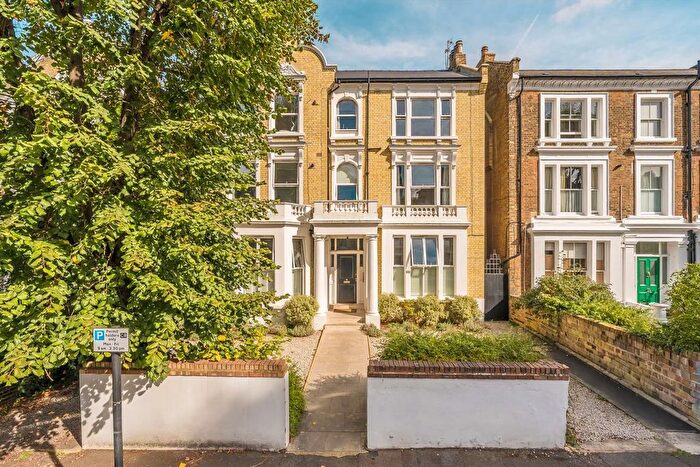 1 Bedroom Flat For Sale In The Chase, Clapham Old Town, SW4