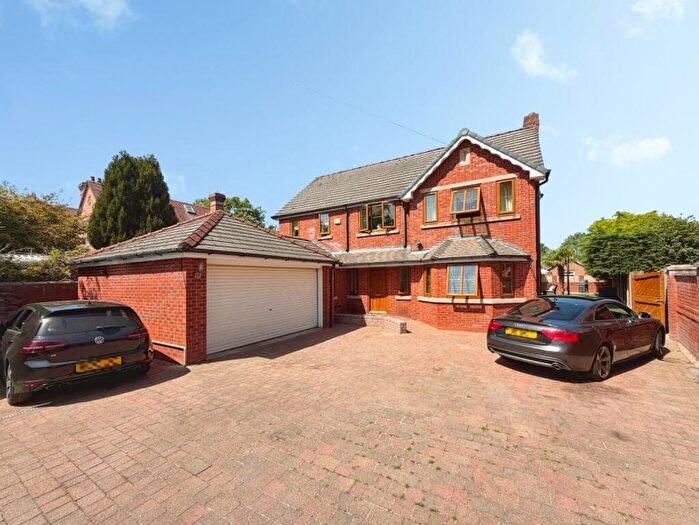 4 Bedroom Detached House For Sale In Church Lane, Great Sutton, CH66