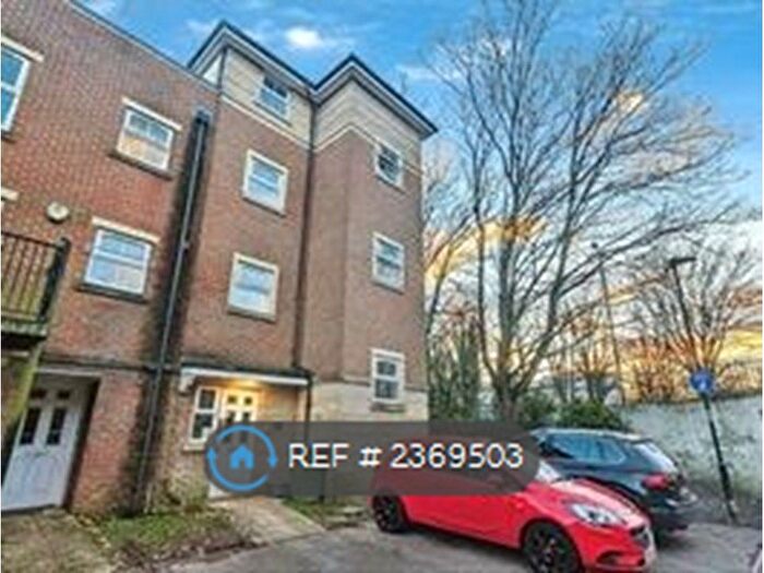 2 Bedroom Flat To Rent In Craven Street, Southampton, SO14