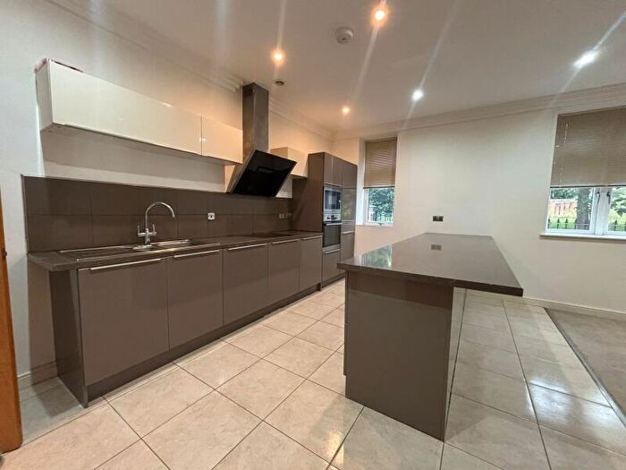 2 Bedroom Apartment To Rent In Park View, Cardigan Lane, Burley, Leeds, LS4