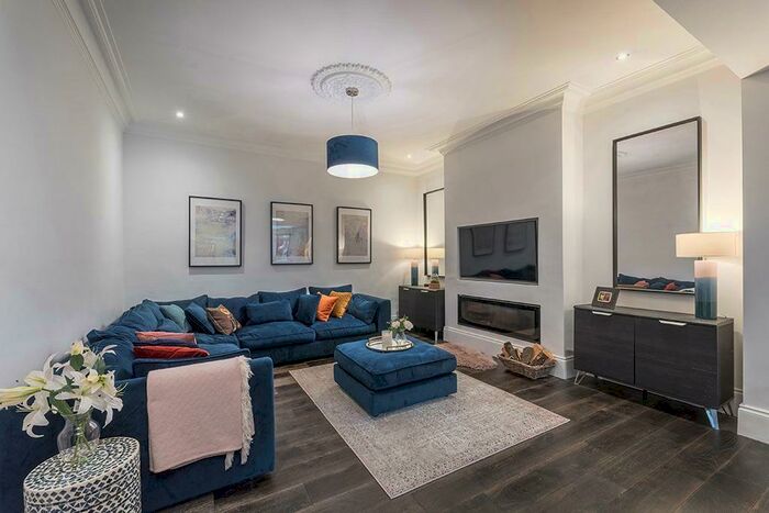 5 Bedroom Terraced House To Rent In Linden Road, Gosforth, Newcastle Upon Tyne, NE3