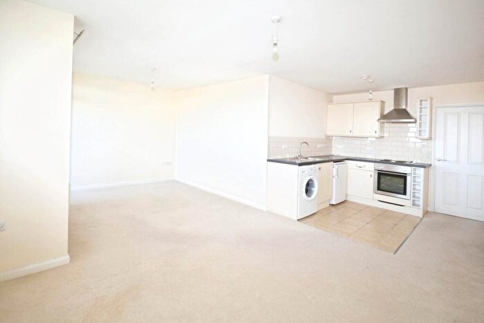1 Bedroom Flat To Rent In Chiltern Avenue, Amersham, HP6