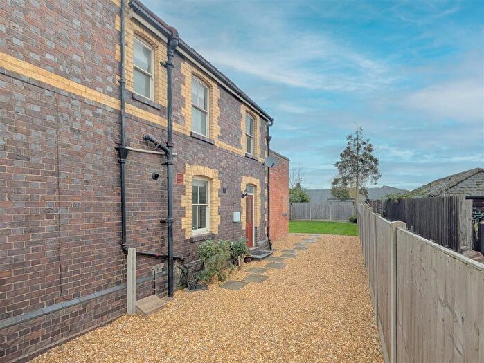 1 Bedroom Semi Detached House For Sale In Victoria Park Road, Malvern, WR14