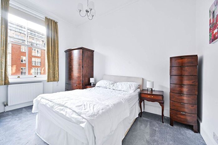 3 Bedroom Flat To Rent In Fulham Road, Chelsea, London, SW10