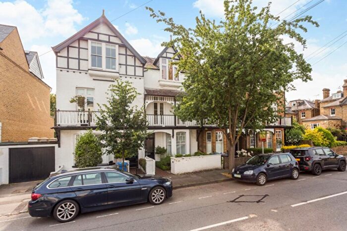 2 Bedroom Flat To Rent In Alma Road Windsor, SL4