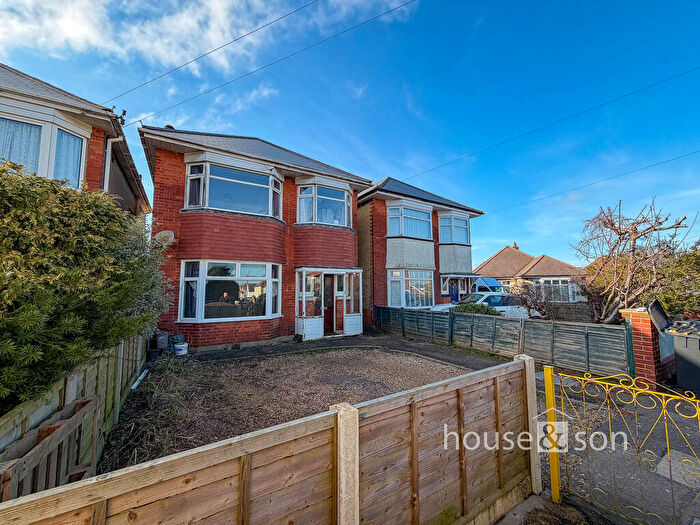 3 Bedroom Detached House For Sale In Clive Road, Bournemouth, BH9