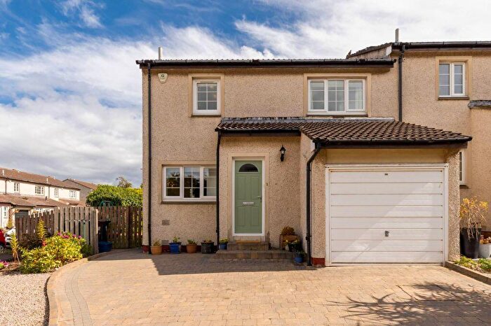 3 Bedroom End Of Terrace House For Sale In Braehead Row, Edinburgh, EH4