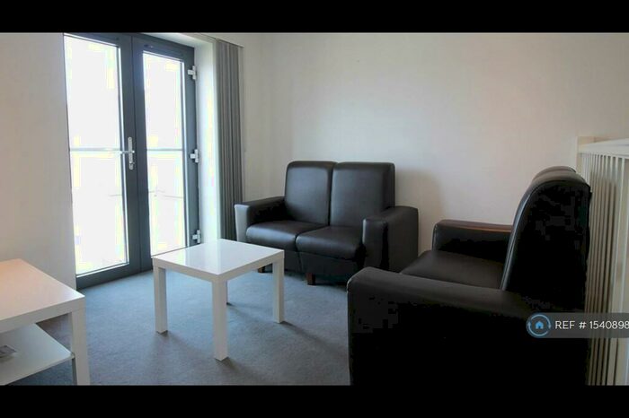 2 Bedroom Flat To Rent In Richmond Square, Cardiff, CF24