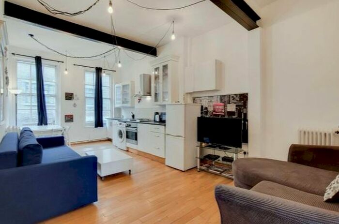 2 Bedroom Flat To Rent In Hatton Wall, Clerkenwell, EC1N