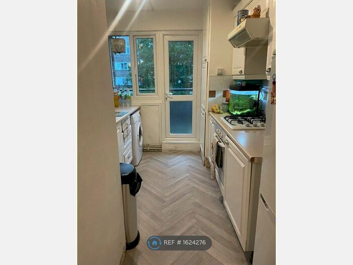2 Bedroom Flat To Rent In Carslake Road, London, SW15