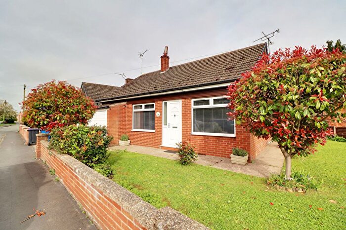 2 Bedroom Detached Bungalow For Sale In Trent Port Road, Marton, DN21