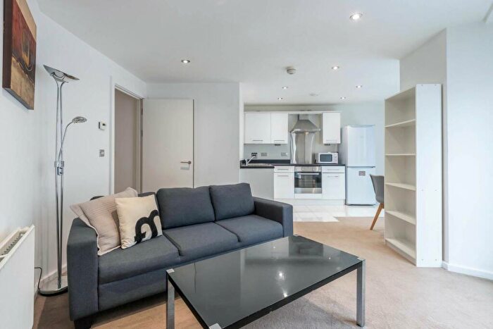 1 Bedroom Apartment To Rent In The Hive, Masshouse Plaza, Birmingham, B5