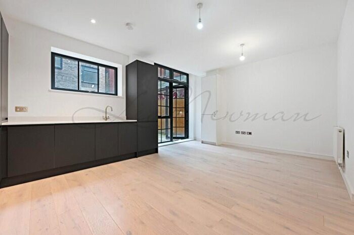 3 Bedroom Flat To Rent In Caroline Street, Limehouse, E1