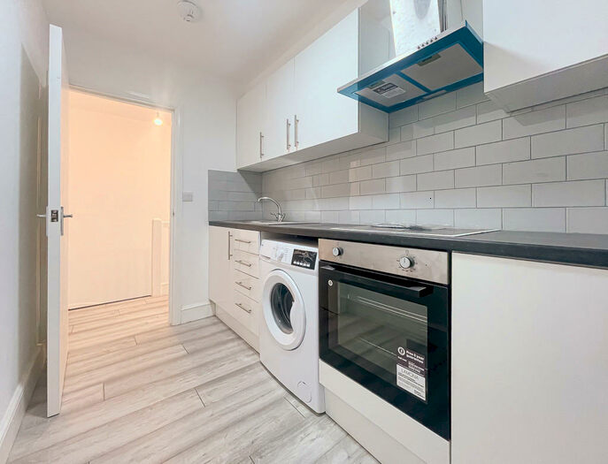 2 Bedroom Flat To Rent In Lea Bridge Road, London, E10