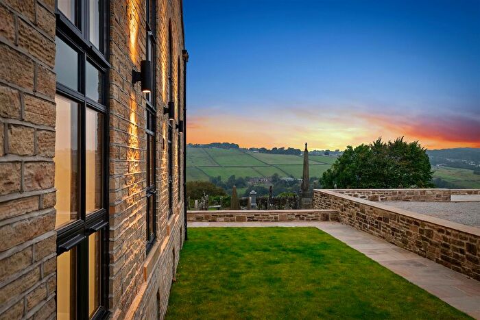 3 Bedroom Property For Sale In West Lane, Haworth, Keighley, BD22