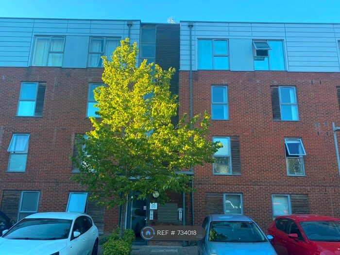 2 Bedroom Flat To Rent In Medway Drive, Tunbridge Wells, TN1