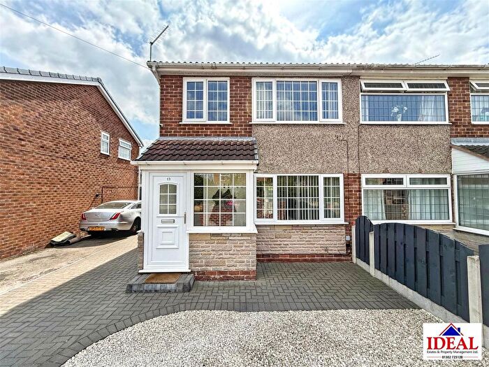 3 Bedroom Semi-Detached House For Sale In Dalecroft Road, Carcroft, Doncaster, DN6