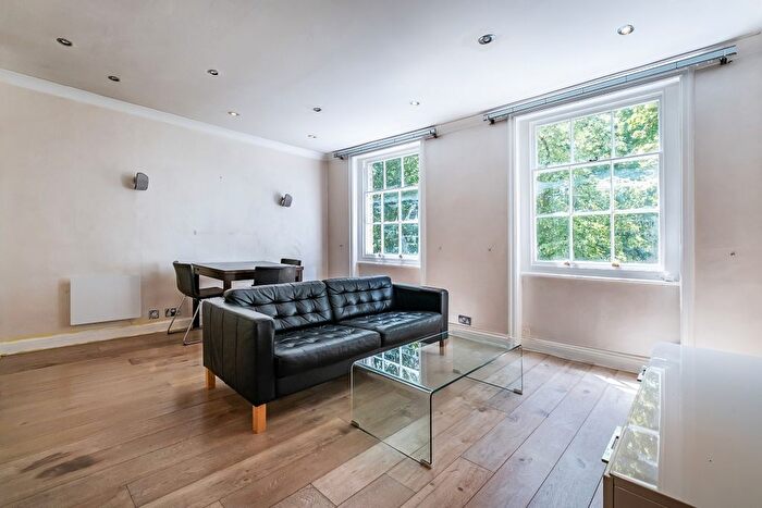 1 Bedroom Flat To Rent In Brompton Square, London, SW3