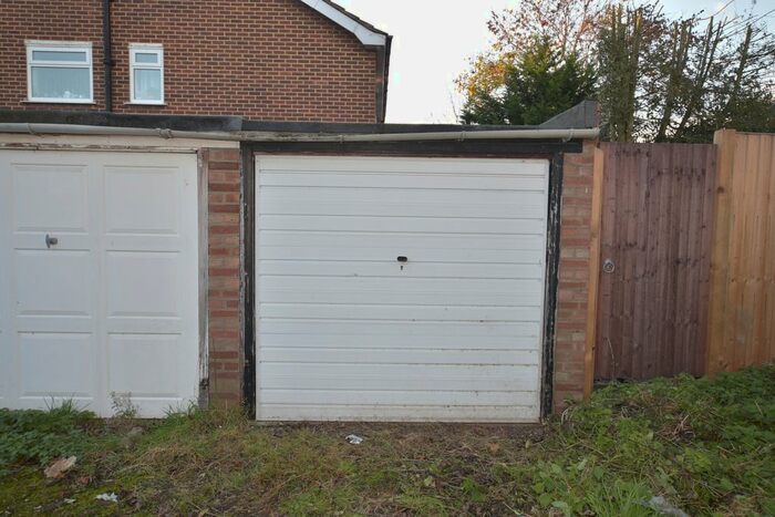 Parking/garage To Rent In Margaret Way, Ilford IG4