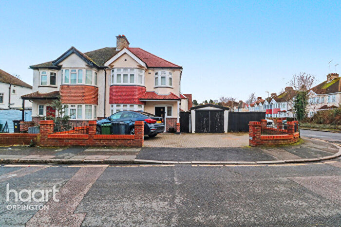 3 Bedroom Semi Detached House For Sale In Bruce Grove, Orpington, BR6