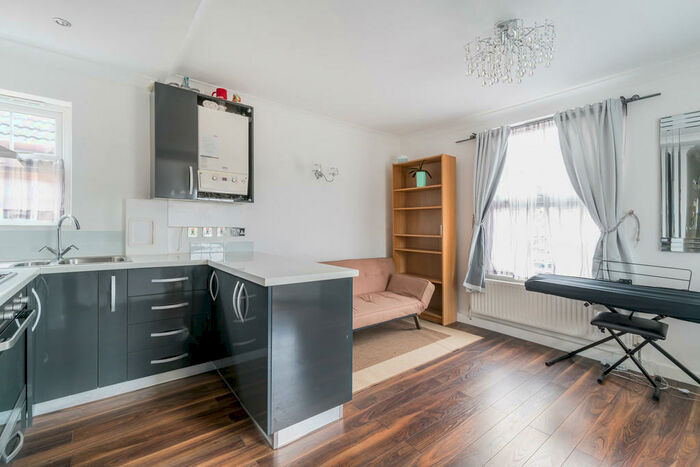 2 Bedroom Apartment To Rent In St. Johns Road, Redhill, RH1