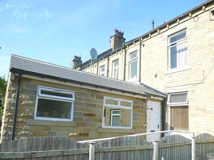 2 Bedroom Terraced House To Rent In Glenholme Road, Bradford, West Yorkshire, BD8