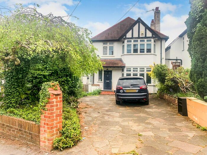 4 Bedroom Detached House To Rent In Banstead Road, Carshalton, SM5