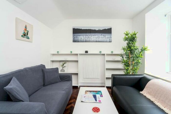 2 Bedroom Flat To Rent In Smallbrook Mews, London W2