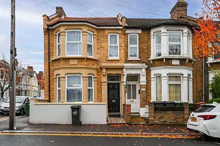 3 Bedroom Semi Detached House For Sale In First Avenue, Walthamstow Village, London, E17