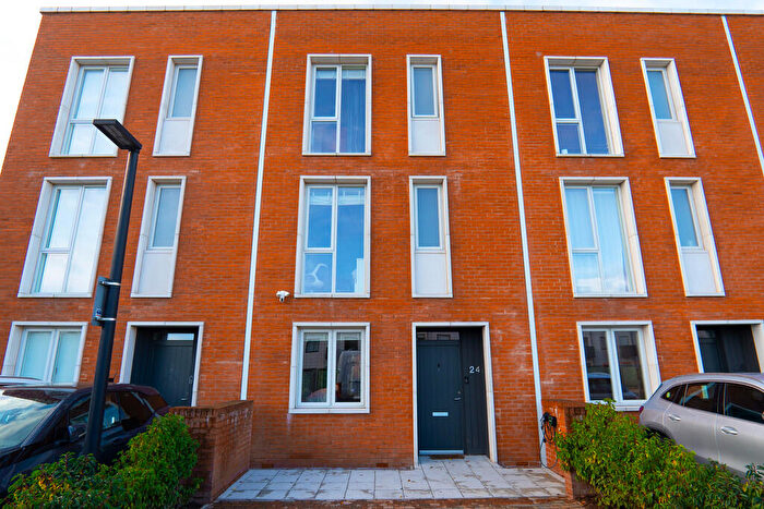 4 Bedroom Town House For Sale In Port Loop, South Loop Square, Edgbaston, B16