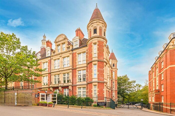3 Bedroom Flat To Rent In Frognal Rise, Hampstead, NW3