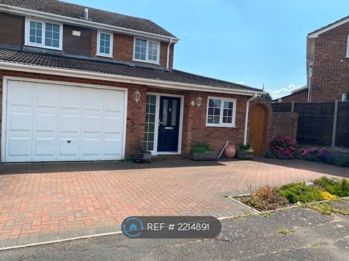 3 Bedroom End Of Terrace House To Rent In Christchurch Drive, Blackwater, Camberley, GU17