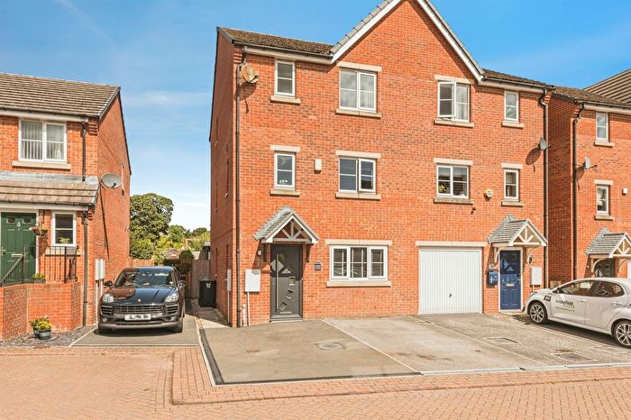 5 Bedroom Property For Sale In Blackthorn Way, Scissett, Huddersfield, HD8