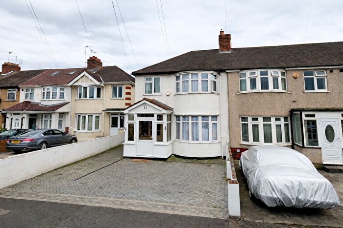 3 Bedroom End Terrace House For Sale In Marlow Gardens, Hayes, UB3