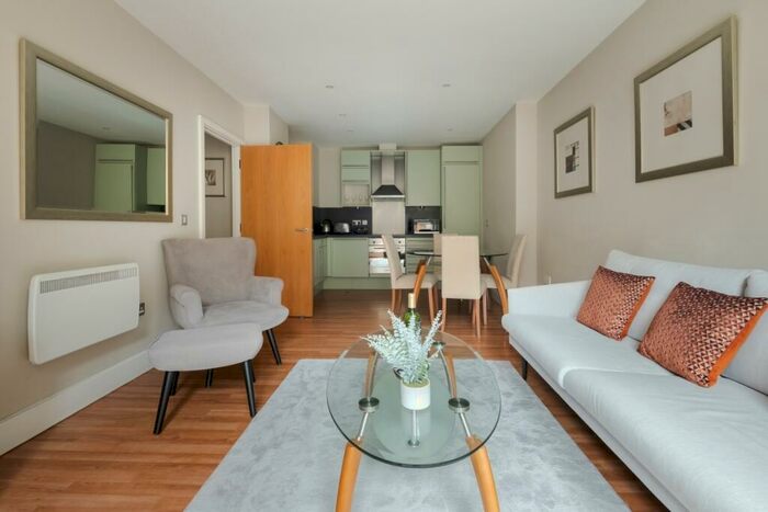 1 Bedroom Flat To Rent In Pepys Street London, EC3N