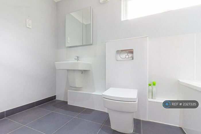 1 Bedroom Flat To Rent In Ferris Road, London, SE22