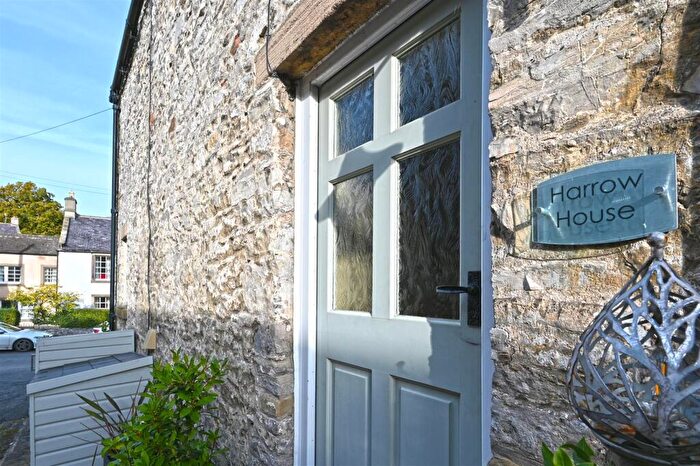 3 Bedroom Cottage For Sale In Main Street, Great Longstone, Bakewell, DE45